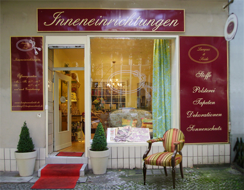 Front des Ladens in der Handjerystra&szlig;e in Berlin - Friedenau